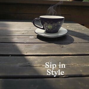 2006 Holiday Starbucks Plum and Gold Coffee Cup